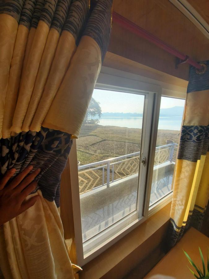 Hotel Waterside 포카라 외부 사진