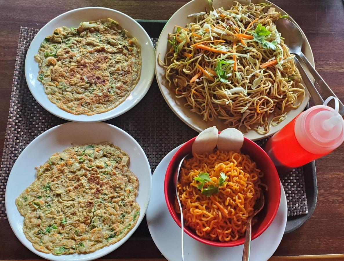Hotel Waterside 포카라 외부 사진