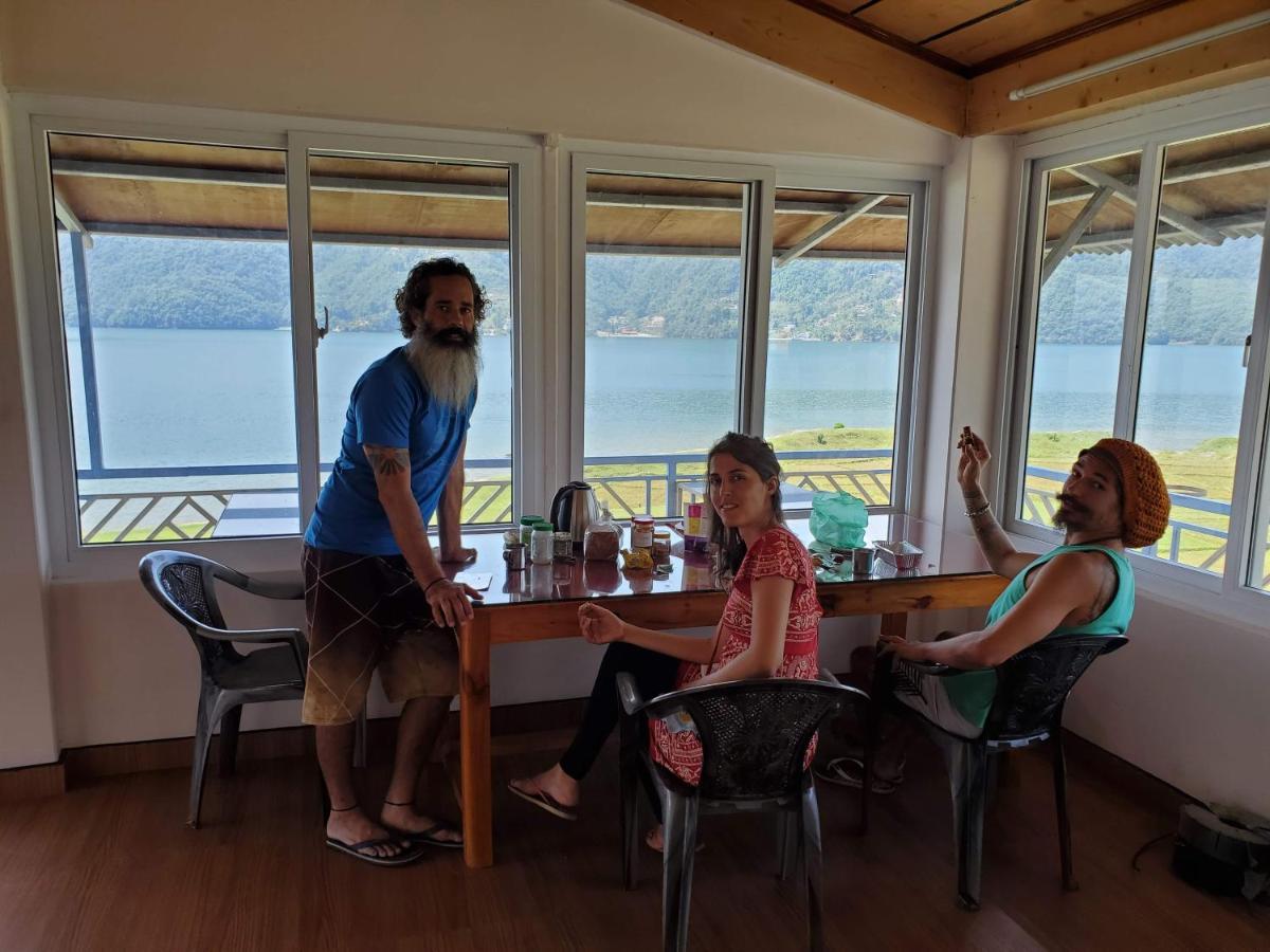 Hotel Waterside 포카라 외부 사진