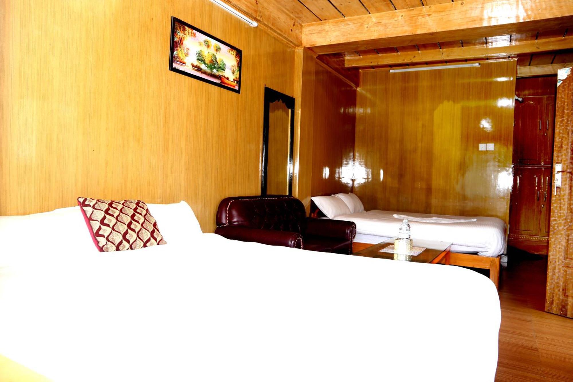 Hotel Waterside 포카라 외부 사진