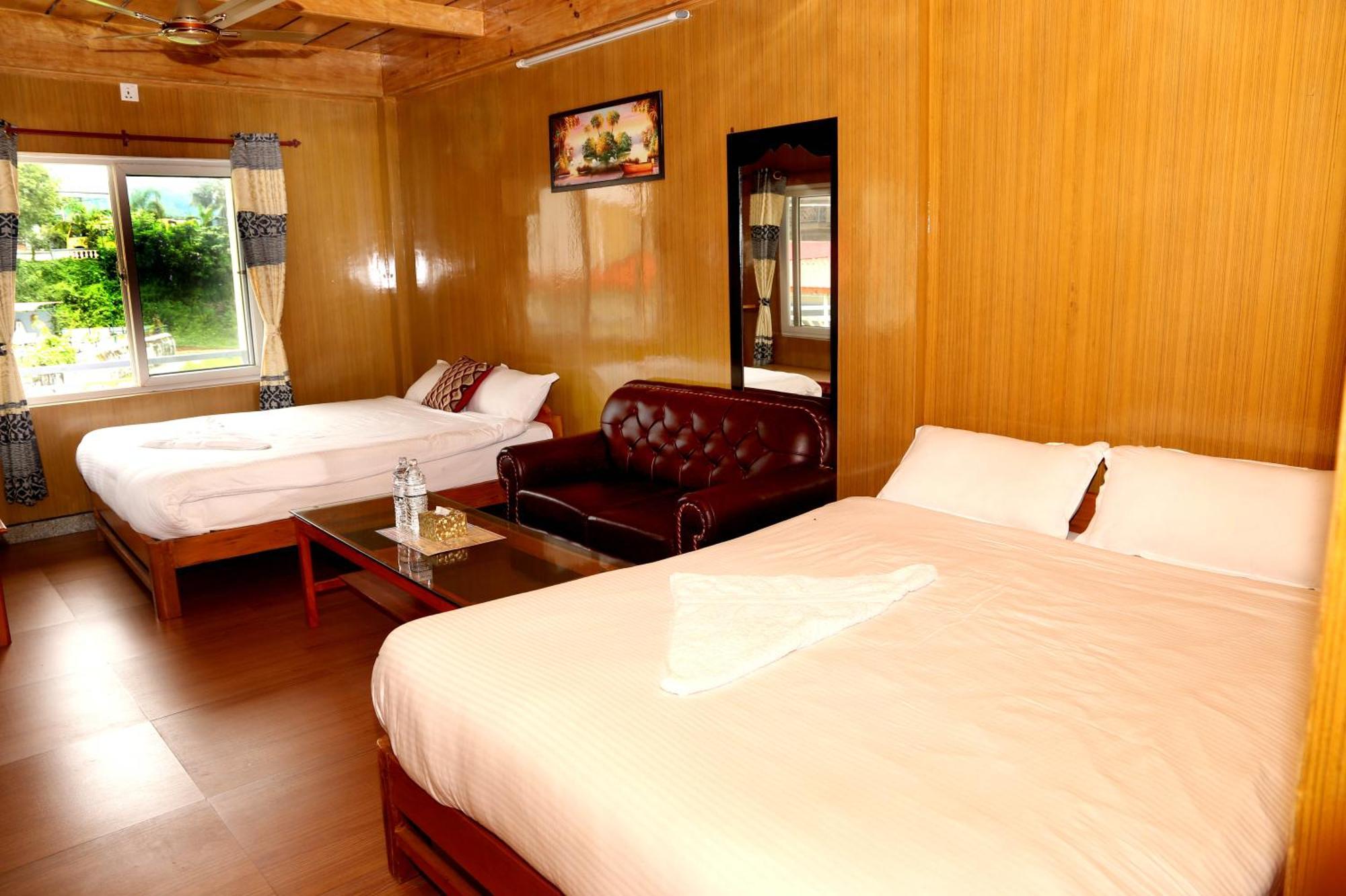 Hotel Waterside 포카라 외부 사진